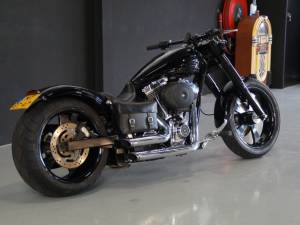 Image 22/33 of Harley-Davidson DUMMY (2008)