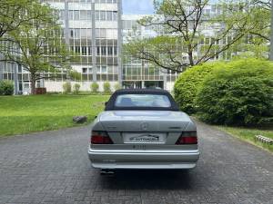 Bild 14/30 von Mercedes-Benz E 36 AMG (1995)