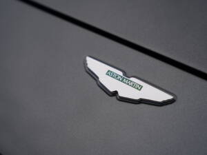 Image 22/50 of Aston Martin V12 Vanquish S (2007)