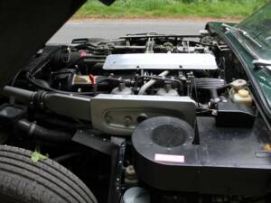 Image 15/18 of Jaguar Type E V12 (1973)