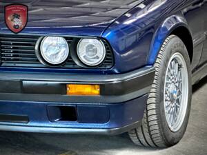 Immagine 66/86 di BMW 318i (1994)