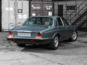 Immagine 4/29 di Daimler Double Six (1991)