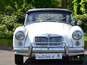 Image 23/50 of MG MGA 1600 (1960)