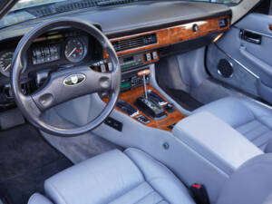 Image 3/50 of Jaguar XJS 5.3 V12 (1989)