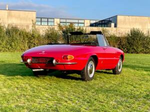 Image 11/28 of Alfa Romeo 1750 Spider Veloce (1968)