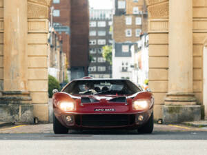 Image 27/32 of Ford GT40 (1965)