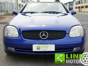 Image 2/10 of Mercedes-Benz SLK 200 Kompressor (1998)