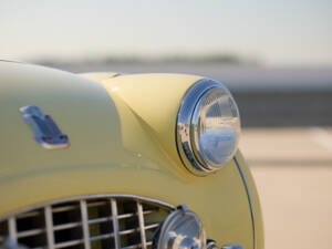 Image 13/89 of Triumph TR 3 (1956)