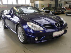 Image 27/45 of Mercedes-Benz SLK 55 AMG (2005)