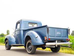 Image 14/83 de Ford V8 Modell 46 Pick Up (1940)