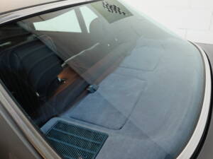 Image 13/31 of Mercedes-Benz 500 SEL (1987)