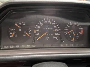 Image 10/22 de Mercedes-Benz E 200 (1995)