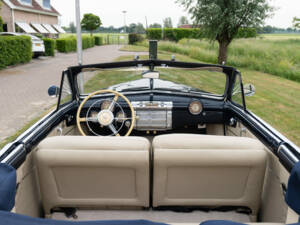 Image 8/8 of Buick 50 Super Convertible (1947)