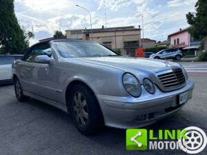 Immagine 1/10 di Mercedes-Benz CLK 320 (2000)