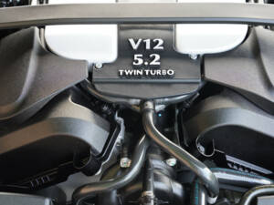 Image 13/50 of Aston Martin V8 Vantage Roadster (2023)