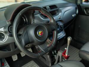 Image 47/50 de Abarth 695 Biposto (2016)