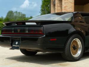 Bild 21/50 von Pontiac Firebird TransAm (1989)