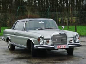 Image 1/5 of Mercedes-Benz 250 SE (1967)