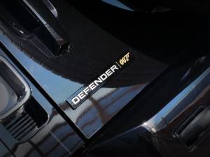Bild 17/44 von Land Rover Defender 90 P525 V8 (2021)