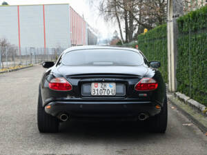 Image 26/51 of Jaguar XKR (2003)