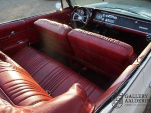 Image 22/50 of Oldsmobile Dynamic 88 (1966)