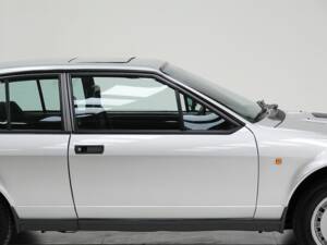 Bild 13/15 von Alfa Romeo GTV 6 2.5 (1982)