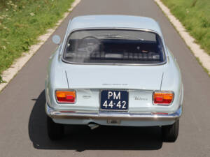 Image 11/50 of Alfa Romeo Giulia 1600 Sprint GT Veloce (1967)