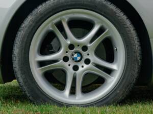 Image 46/185 of BMW Z8 (2001)