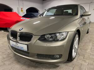 Immagine 1/26 di BMW 335i (2007)