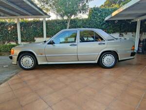 Image 3/7 de Mercedes-Benz 190 E 2.3 (1987)