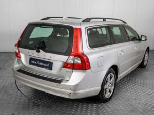 Image 26/50 de Volvo V70 D3 (2010)