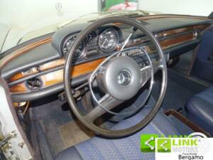 Bild 9/10 von Mercedes-Benz 280 SE (1969)