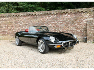 Image 38/50 of Jaguar E-Type V12 (1974)