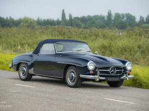 Image 14/25 of Mercedes-Benz 190 SL (1959)