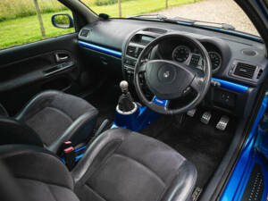 Bild 2/4 von Renault Clio II V6 (2003)