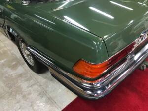 Image 13/58 de Mercedes-Benz 280 S (1975)