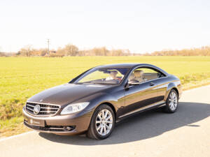 Image 9/67 of Mercedes-Benz CL 500 (2006)