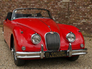 Image 41/50 of Jaguar XK 150 DHC (1960)