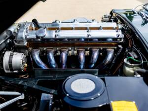 Bild 32/50 von Jaguar E-Type 4.2 (1965)