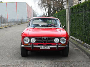 Image 7/36 of Alfa Romeo 2000 GT Veloce (1972)