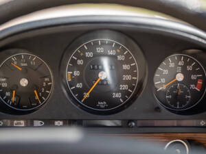 Image 25/40 of Mercedes-Benz 350 SE (1975)