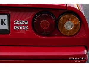 Image 17/35 de Ferrari 328 GTS (1986)