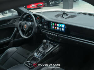 Image 16/25 of Porsche 911 Carrera T (2023)