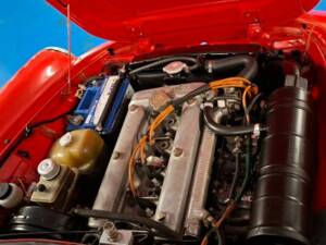 Image 34/43 of Alfa Romeo Spider Veloce 2000 (1982)