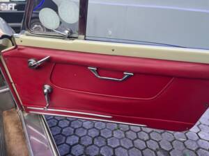 Image 26/63 of Lancia Aurelia B24 Convertible (1958)