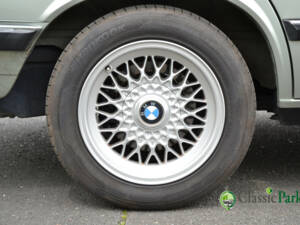 Image 33/50 of BMW 525i (1983)