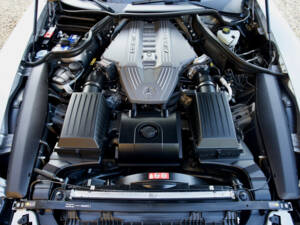 Imagen 4/50 de Mercedes-Benz SLS AMG (2011)