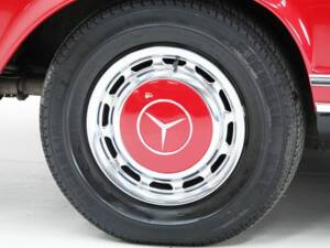 Image 13/15 of Mercedes-Benz 280 SL (1970)
