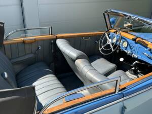 Image 6/9 of Mercedes-Benz 230 Cabriolet B (1939)