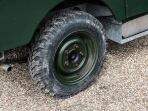 Image 18/34 of Land Rover 86 (1953)